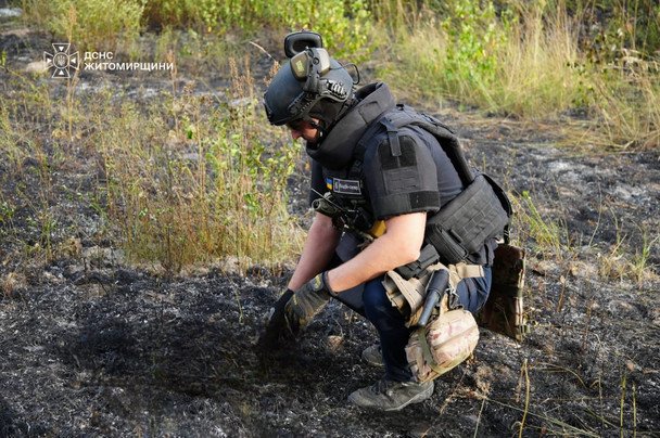Житомир: рятувальники ліквідували наслідки російської атаки / © ДСНС