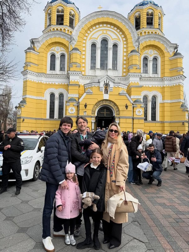 Сергій Притула з дружиною та дітьми / © instagram.com/siriy_ua