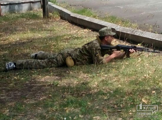 В Кривом Роге военные во время учений ранили оператора местных СМИ
