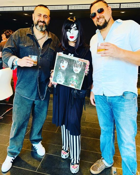  ����� kiss ����� ������ 