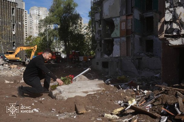 Володимир Зеленський вшанував пам’ять загиблих через удар РФ / © Володимир Зеленський