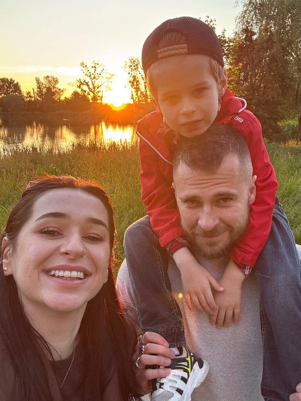 FIЇNKA з чоловіком та сином / © instagram.com/fiinka_official