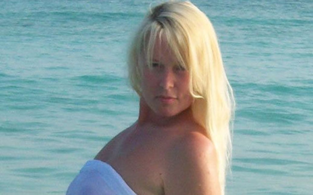 Елена Кондулайнен Бегает По Пляжу – Курорт Особого Назначения 2003