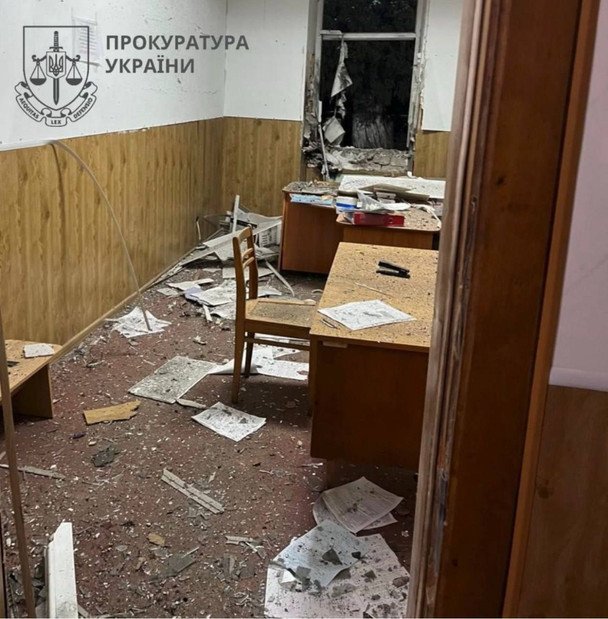 Фото з місця вибуху у Коломийському ТЦК. / © Суспільне