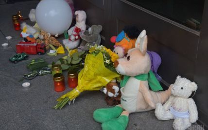 Десятки людей, мягкие игрушки и цветы на могиле: как Переяслав прощался с убитым 5-летним мальчиком