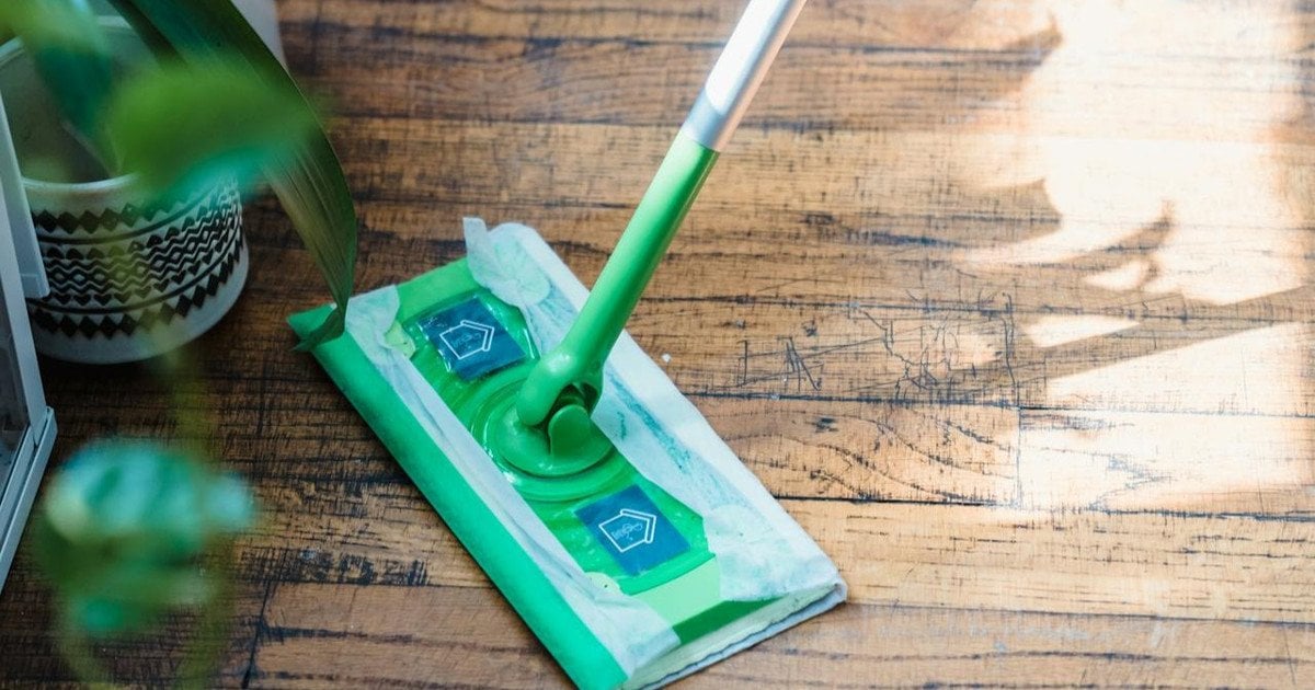Чем нельзя мыть деревянный пол