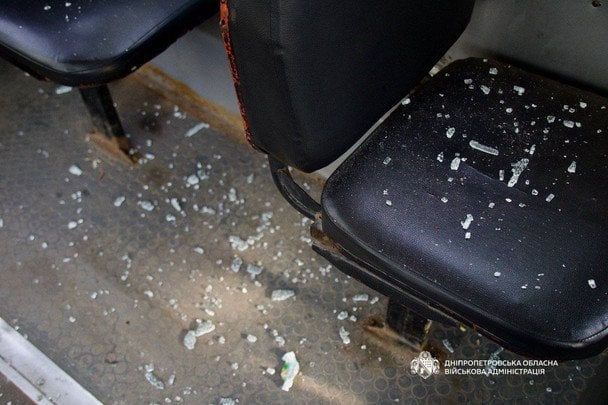 В Днепре дроны РФ повредили транспортное предприятие.