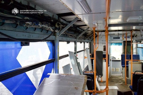 В Днепре дроны РФ повредили транспортное предприятие.