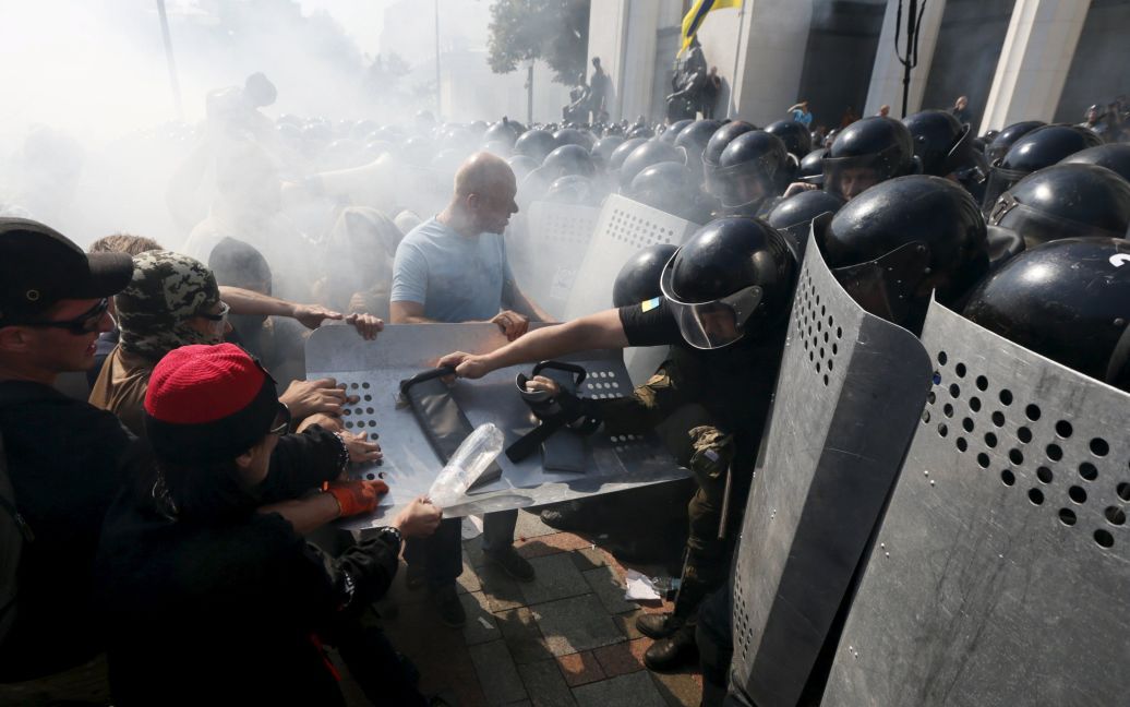 Были ранены десятки силовиков / © Reuters