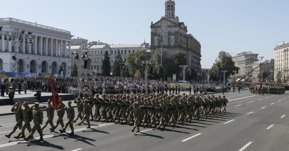 Зрелищный марш состоялся на Крещатике / © Reuters