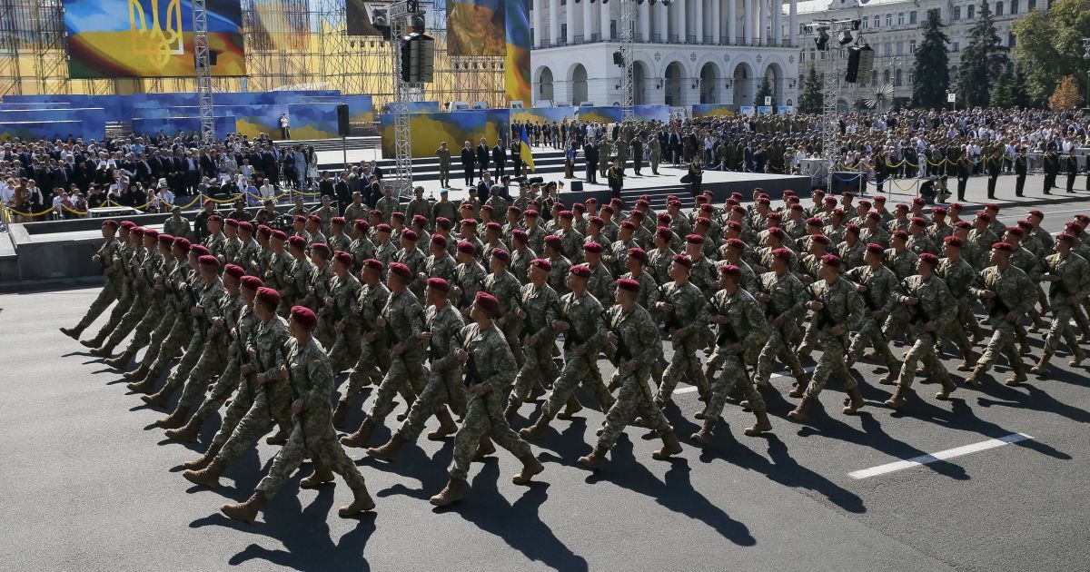 Зрелищный марш состоялся на Крещатике / © Reuters