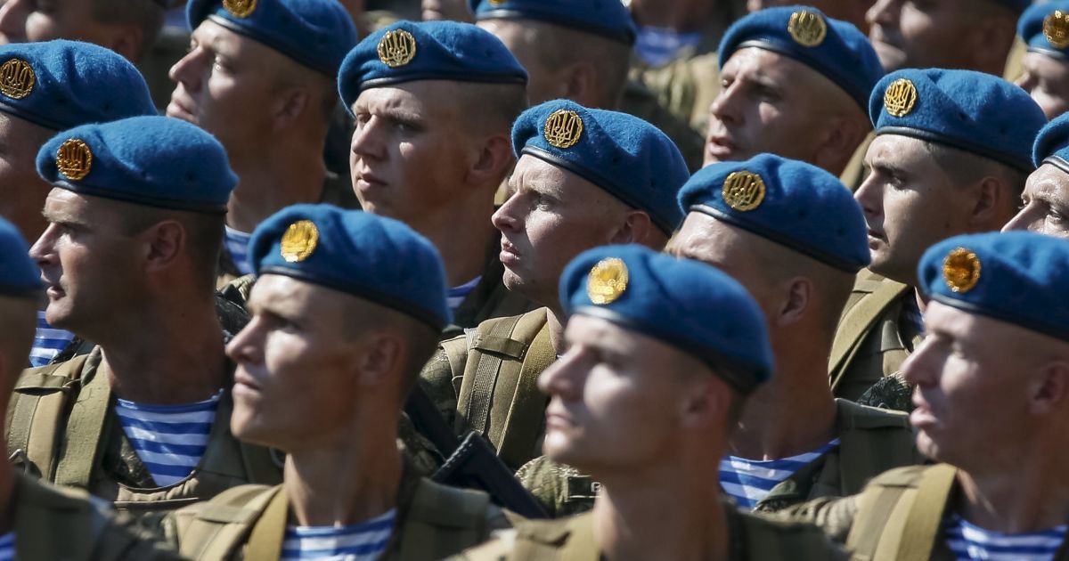 Зрелищный марш состоялся на Крещатике / © Reuters