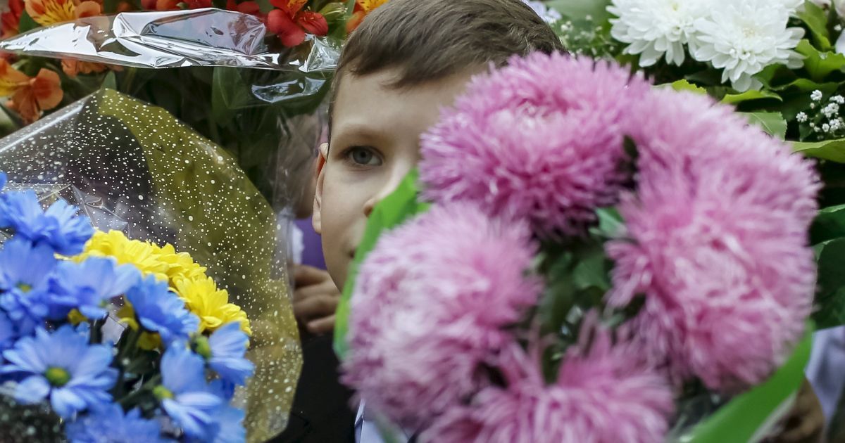 В столичных школах прозвучал первый звонок / © Reuters