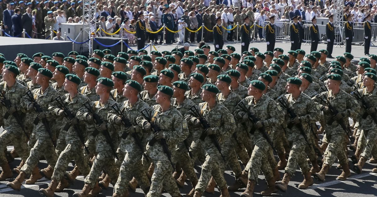 Зрелищный марш состоялся на Крещатике / © Reuters