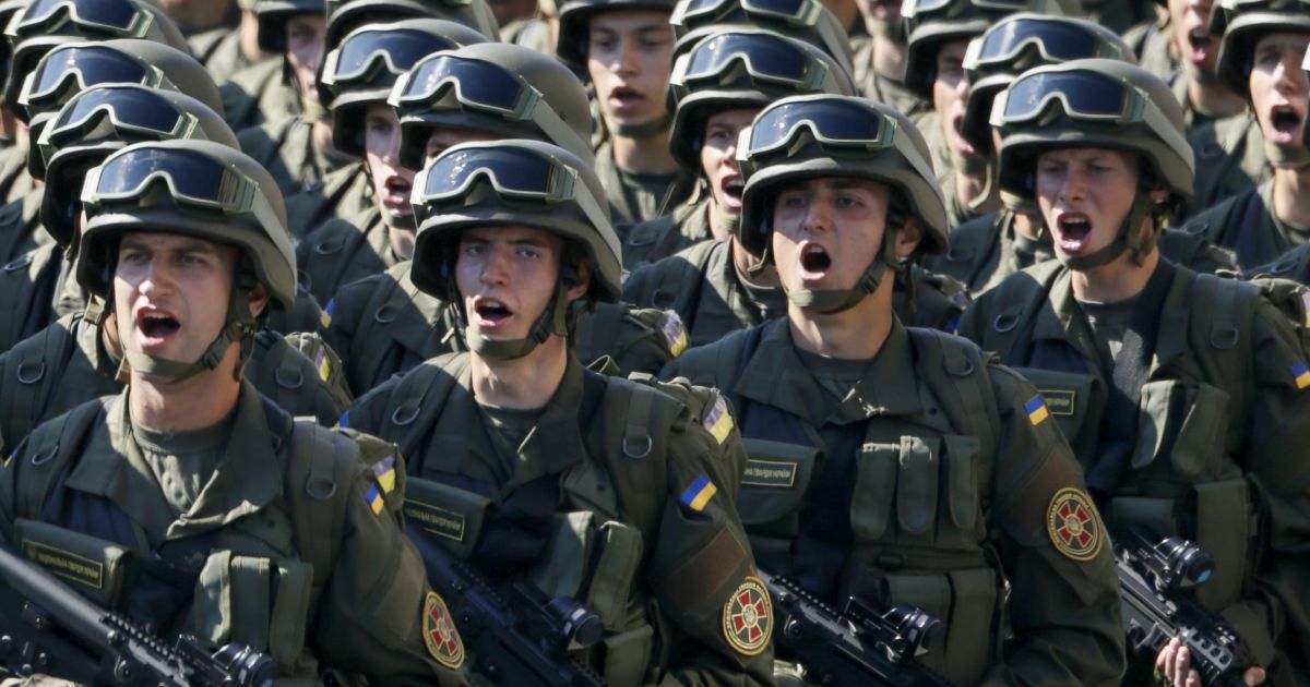 Зрелищный марш состоялся на Крещатике / © Reuters