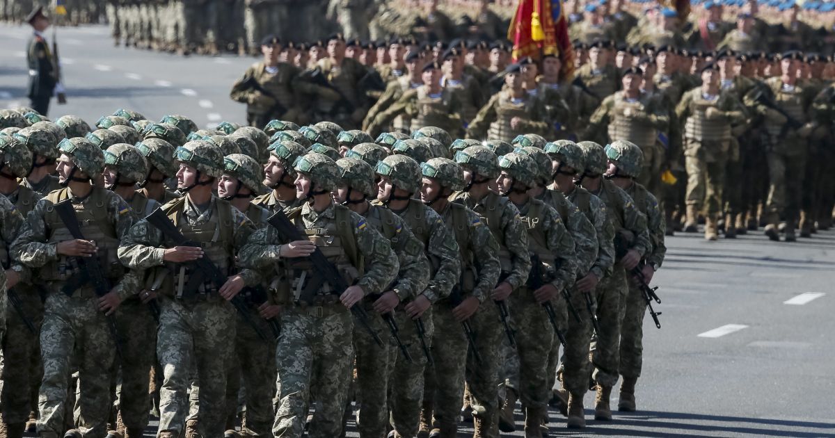 Зрелищный марш состоялся на Крещатике / © Reuters
