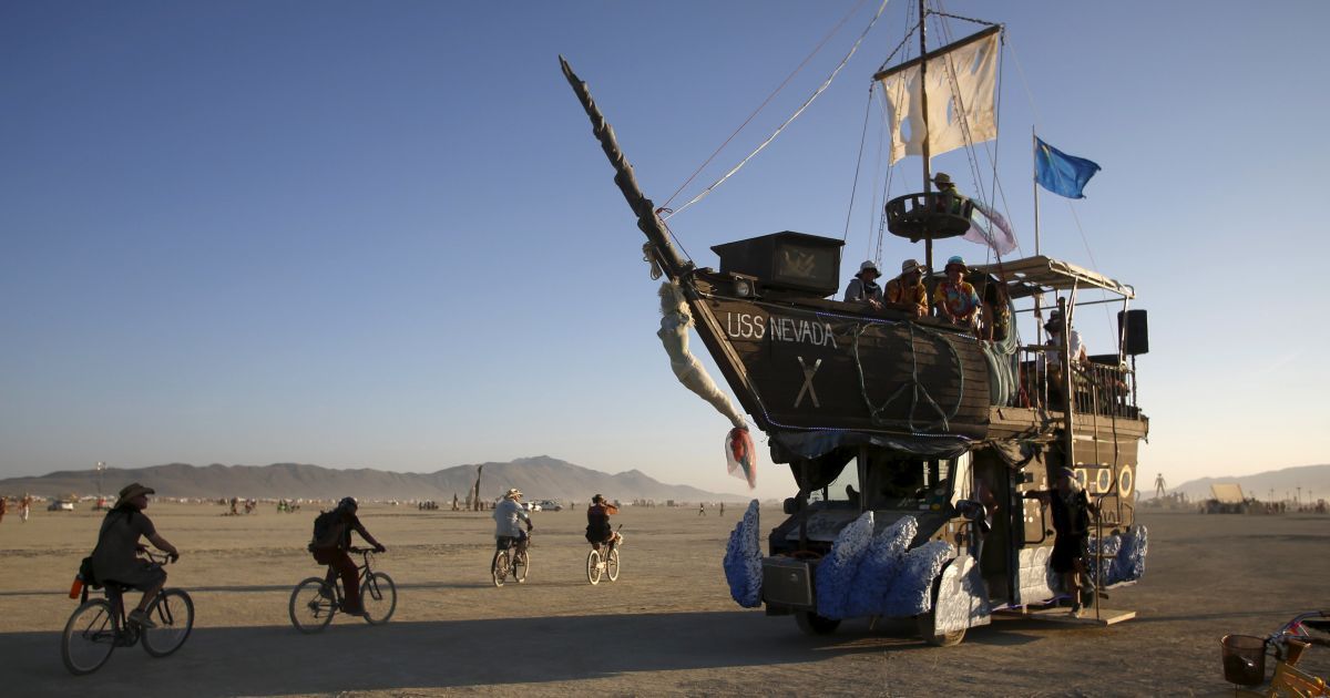 Фестиваль каждый год проводят в пустыне