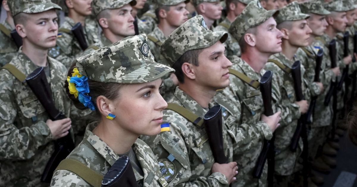 На Хрещатику пройшла репетиція параду до Дня Незалежності. / © Reuters