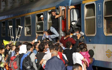 В Будапеште разъяренные мигранты штурмуют поезд