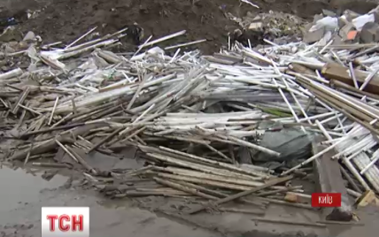У Києві виник стихійний "ртутний" смітник