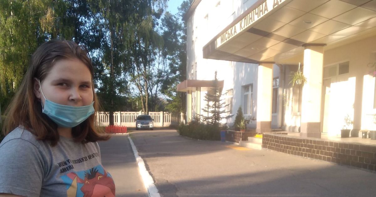 Помощи в лечении дочери Дианки просят ее родители