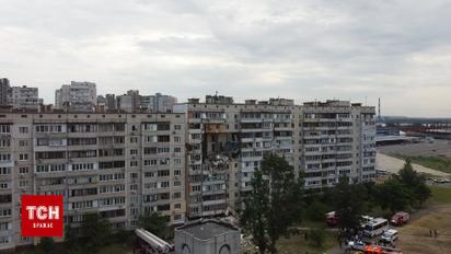 Який вигляд має зруйнований вибухом будинок у Києві з висоти пташиного польоту