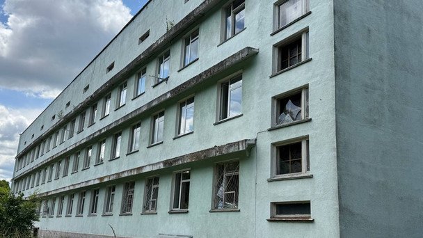 Вибуховою хвилею пошкодило будівлю Головної астрономічної обсерваторії НАН України у Києві. / © Universe Space Tech