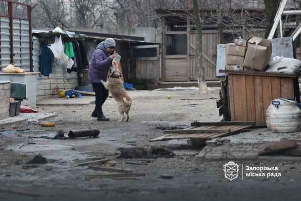 Росіяни вдарили по притулку / © Запорізька міська рада