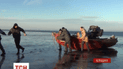На Днепре рыбаки попали в ледяной плен