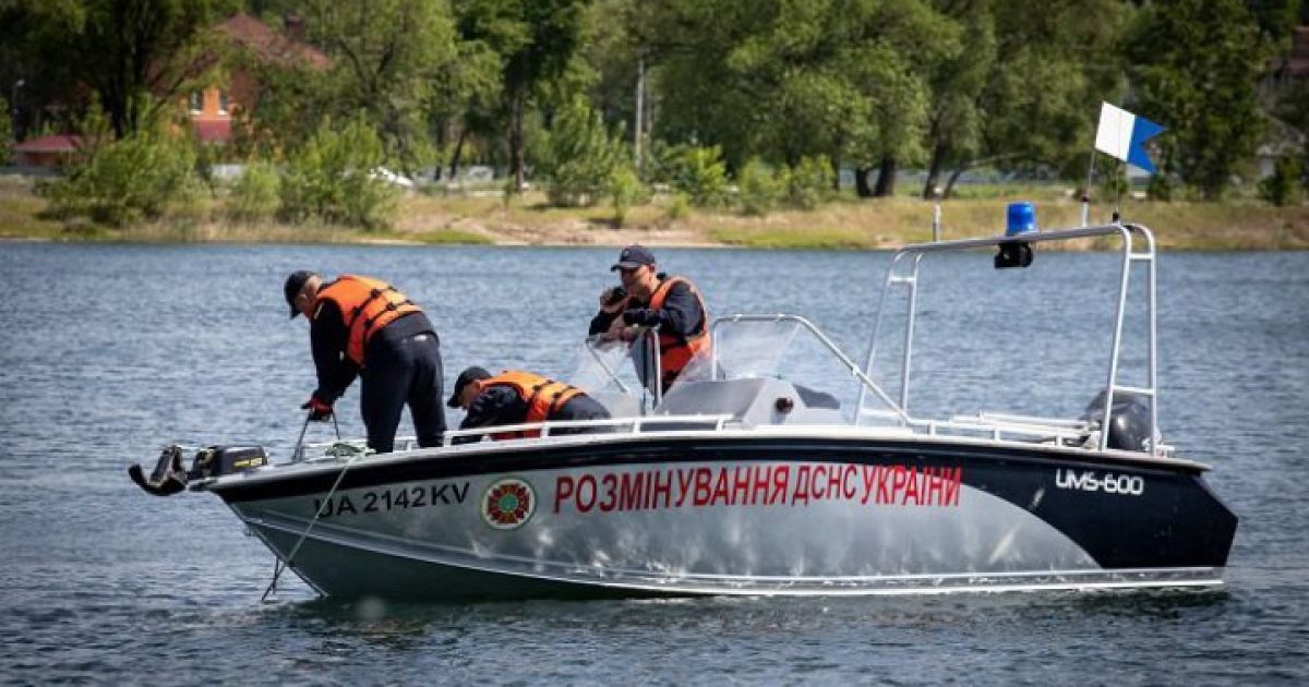 У Києві заборонили плавати на моторних човнах та катерах під час війни