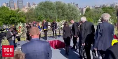 На Байковому кладовищі поховали першого президента України Леоніда Кравчука