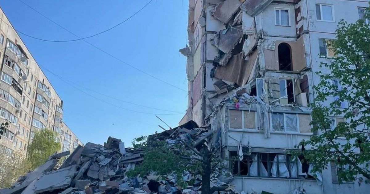 Зруйнований будинок у Вовчанську