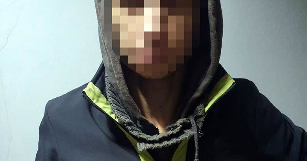 Столичні оперативники затримали двох чоловіків, які через помсту підпалили автівку сусіда
