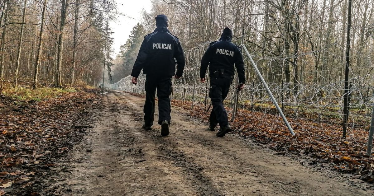 Мігранти намагалися прорватися через кордон: поранено двоє польських військових