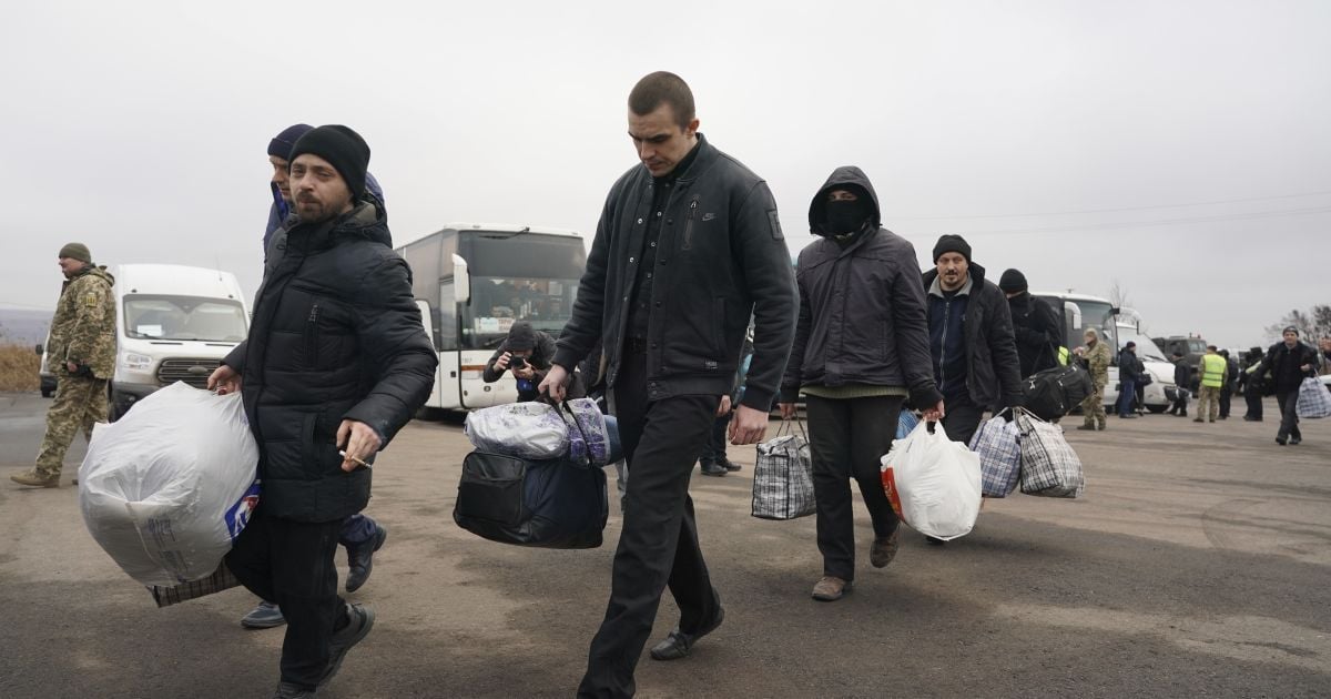 Звільнені з полону "ДНР" розповіли історію їхнього ката, який разом з ними повернувся під час обміну