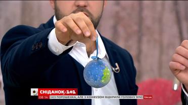 Обираємо новорічні іграшки разом із Олексієм Душкою
