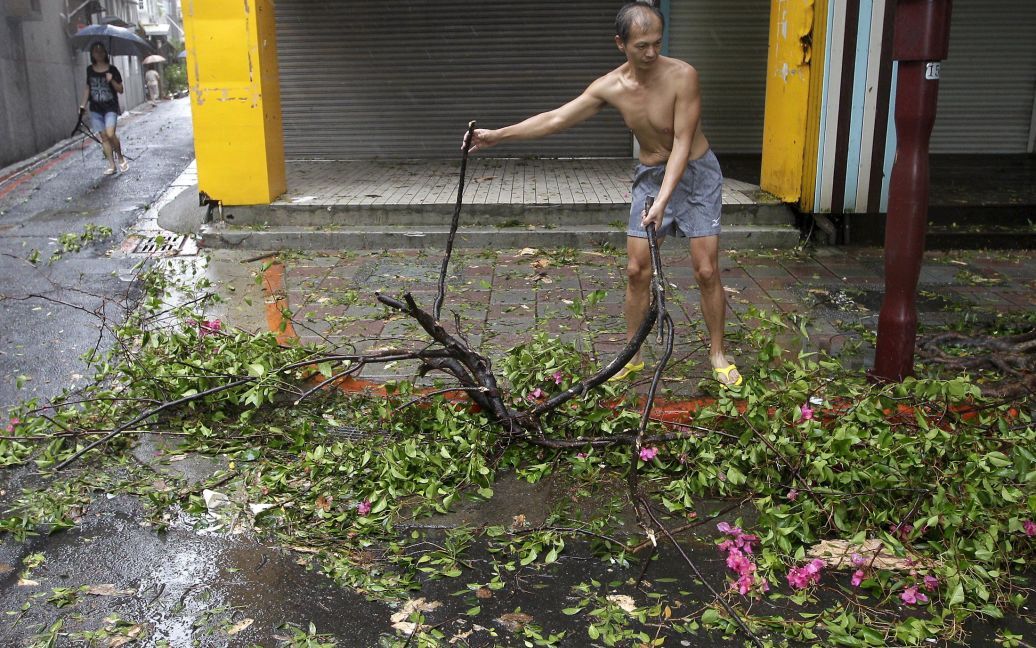 Непогода вызвала масштабные разрушения / © Reuters