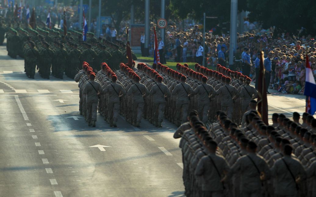 В параде приняли участие 3 тысячи военных и 300 единиц техники. / © Reuters