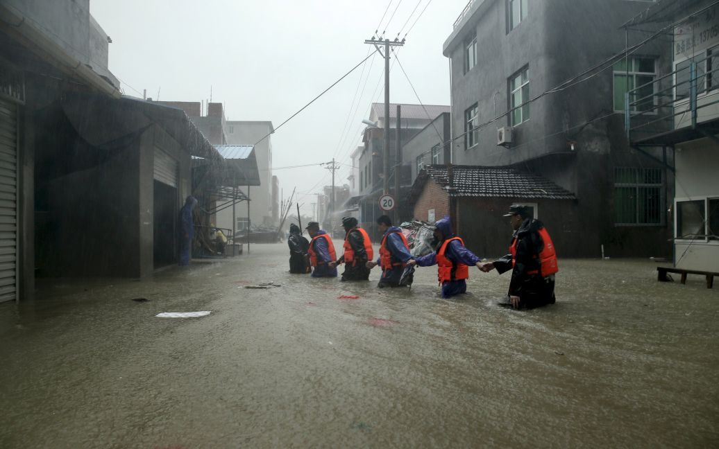 Тайфун унес жизни девяти человек / © Reuters