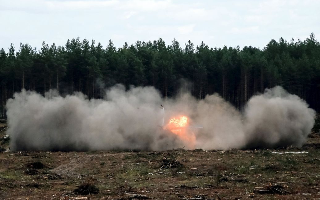 В Сети появились фото с места катастрофы российского Ми-28 под Рязанью / © Reuters