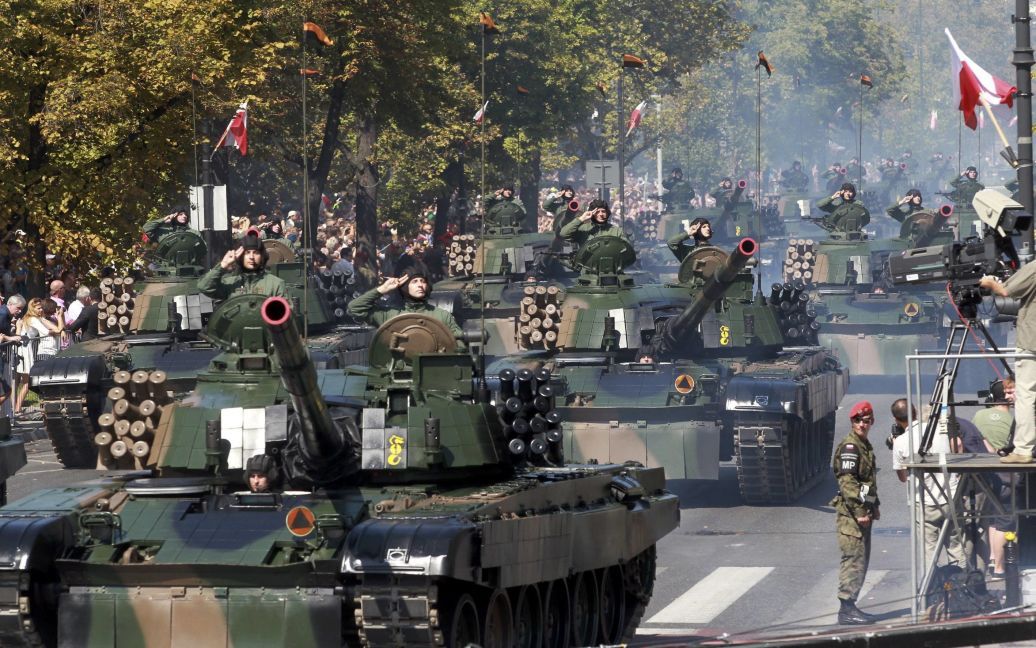 95-ю годовщину победы поляков над большевиками отметили военным парадом. / © Reuters