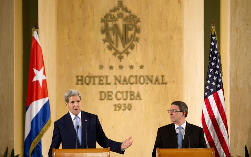Джон Керри встретился с министром иностранных дел Кубы Бруно Родригесом. / © Reuters