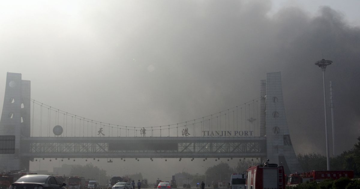 Взрыв в Тяньцзине разрушил часть города. / © Reuters