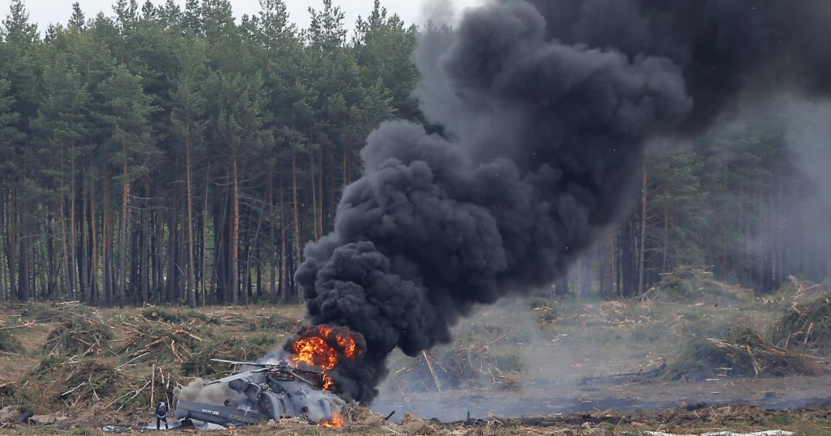Российский Ми-28Н упал при авіаушоу и загорелся