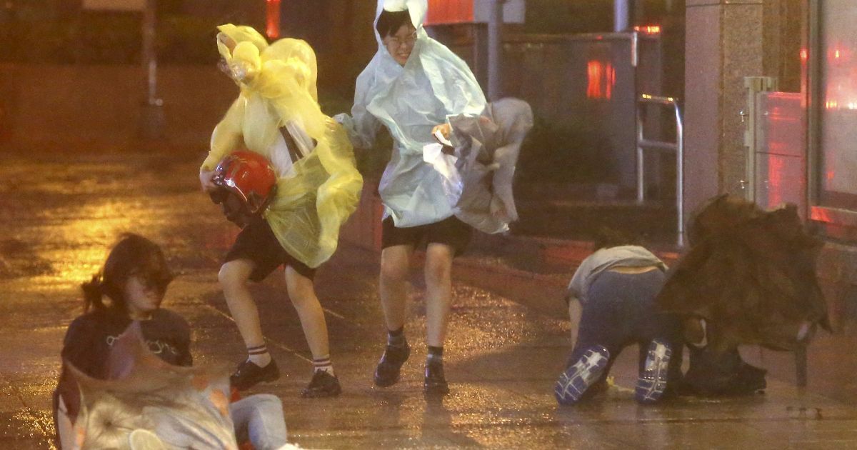 Мощный тайфун на Тайване стал причиной разрушений и гибели людей / © Reuters