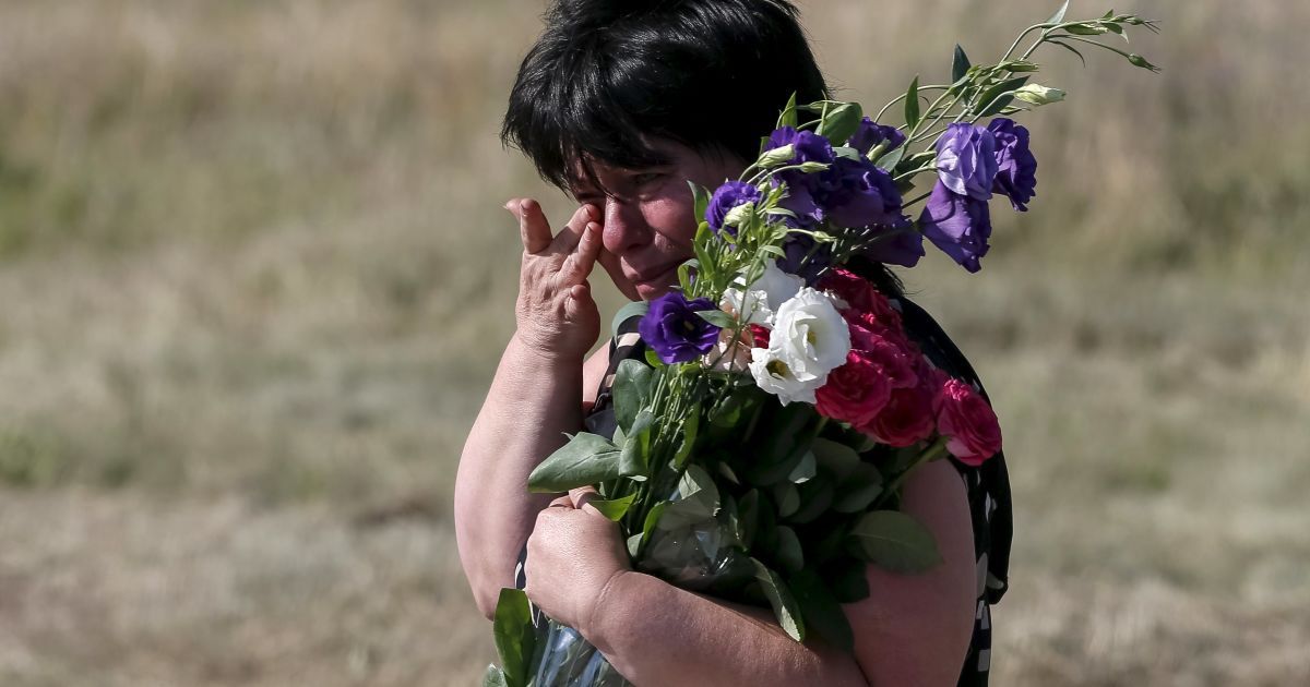 Под Запорожьем похоронили неизвестных воинов АТО. / © Reuters