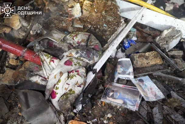 Rescuers in Odesa recovered the body of a woman from under the rubble of a destroyed private house.