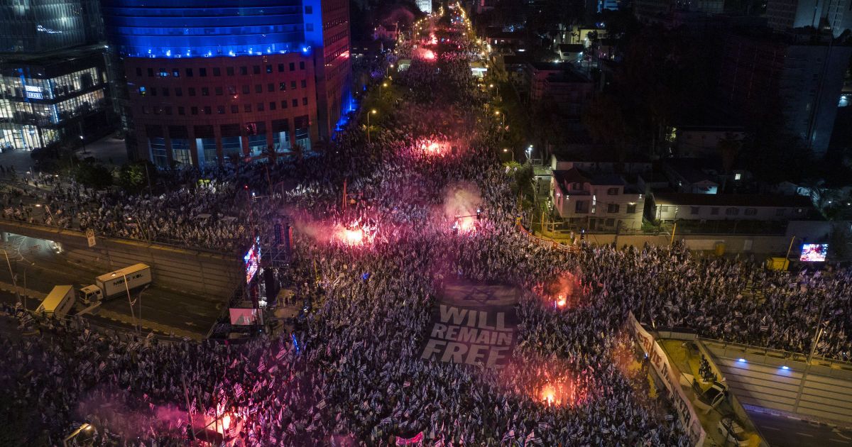 Израильтяне вышли на протесты против судебной реформы
