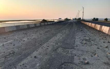 Окупанти суттєво змінили терміни відновлення Чонгарського мосту