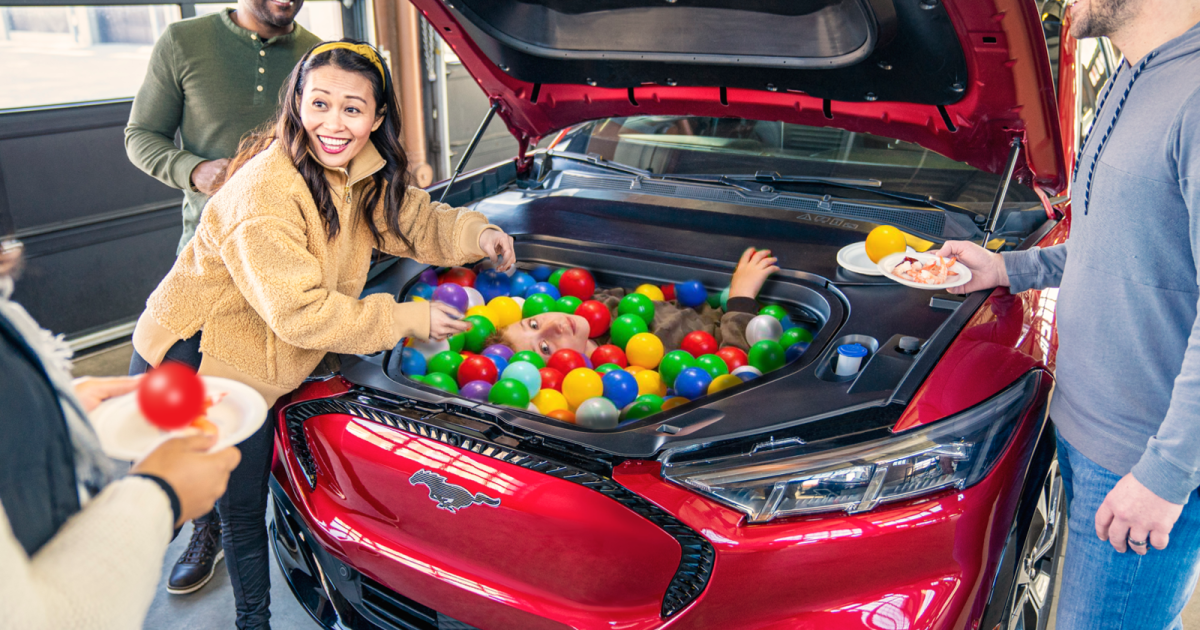 Меми Mach-E_3 / © jalopnik.com